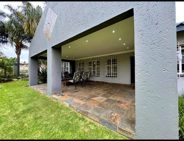 3 BEDROOM HOUSE FOR SALE IN ASTON MANOR